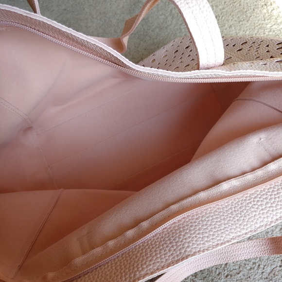 Purse - Picture 2 of 3